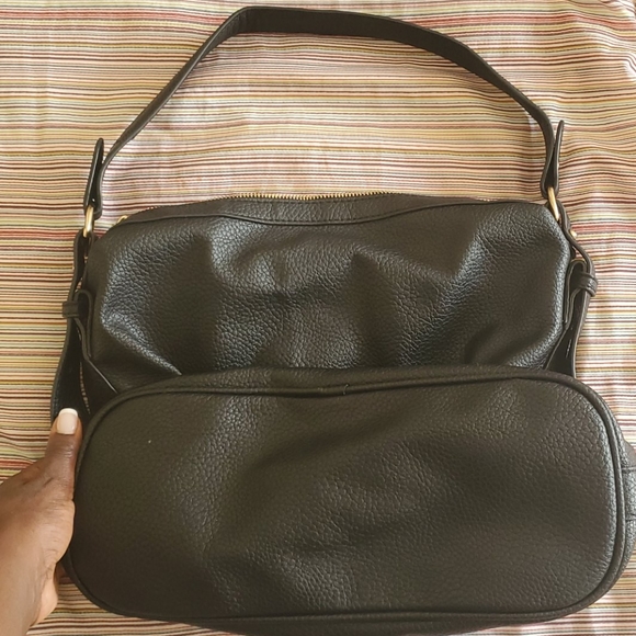 Zip close vegan soft leather tote - Picture 3 of 11